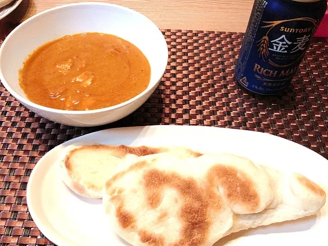 Snapdishの料理写真:バターチキンカレー、ナン|かなめさん