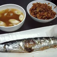 秋の味覚　秋刀魚塩焼　秋刀魚炊き込みご飯　秋刀魚つみれ汁|Masatoさん