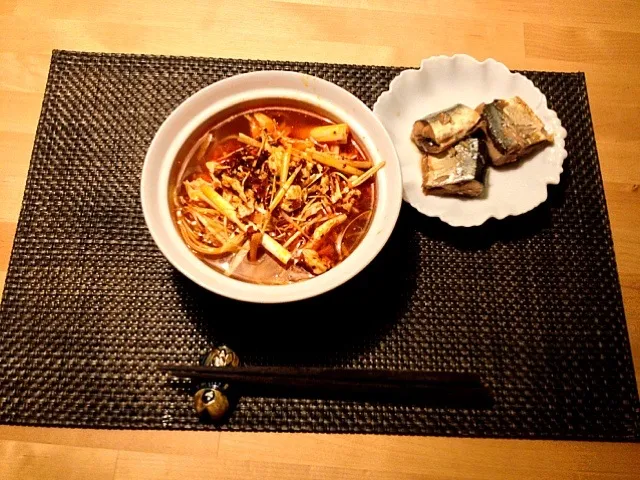 Snapdishの料理写真:鶏ネギラーメンと秋刀魚の煮付け|こうじさん