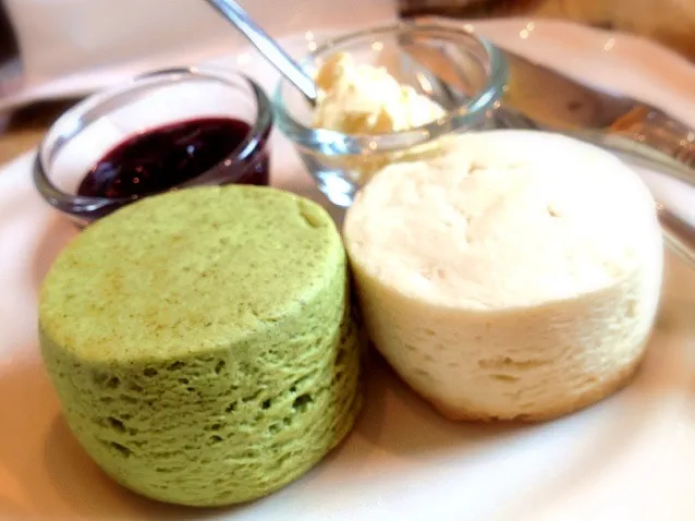 Hokkaido milk and matcha scones|PhUnGさん