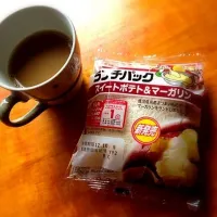 Snapdishの料理写真:久しぶりに菓子パンで朝ごはん