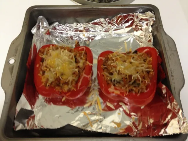 Quinoa stuffed bell peppers|Mari Kaneshimaさん