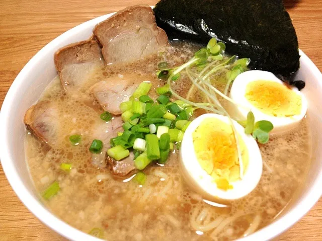 手づくりチャーシューをのせたラーメン(^-^)/|みにさん