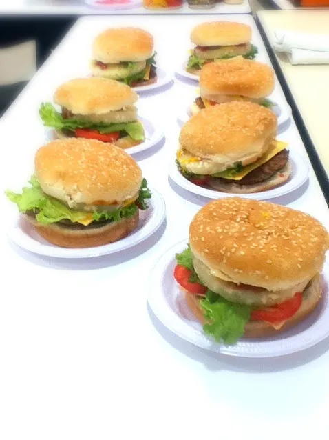 Hamburguesas|Nicole Perezさん