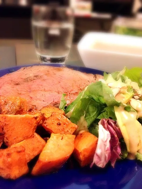 Prime Rib roast with cinnamon yams and spring greens|helen kamさん