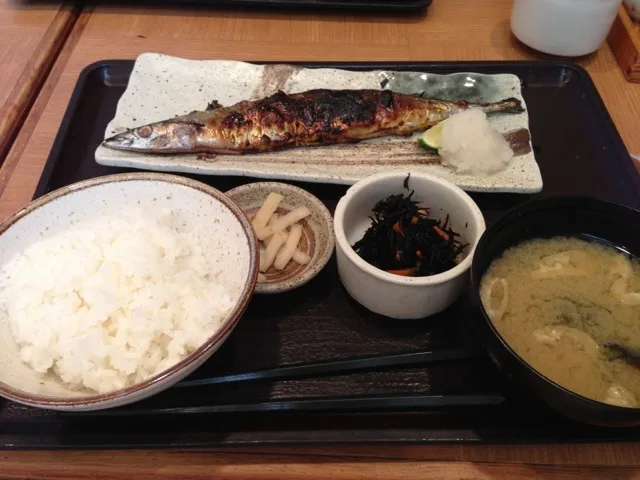 秋刀魚塩焼定食|安宅正之さん