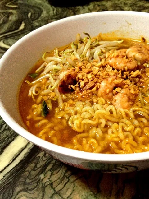 Korean Kimchi Instant Noodles|Elaine Sさん