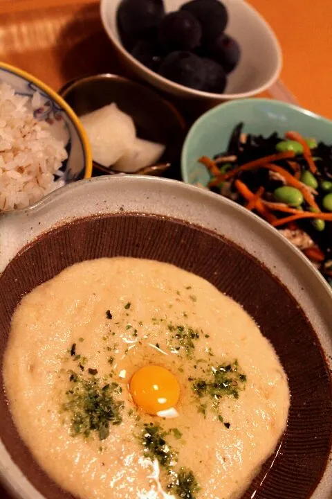 つくね芋のとろろと麦飯|ちびめがさん