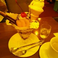 Snapdishの料理写真:喫茶店西部　チョコレートパフェ|いつさん