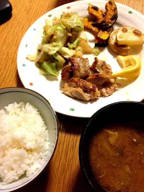 Snapdishの料理写真:鶏肉の塩焼き、焼き野菜|とうきびさん