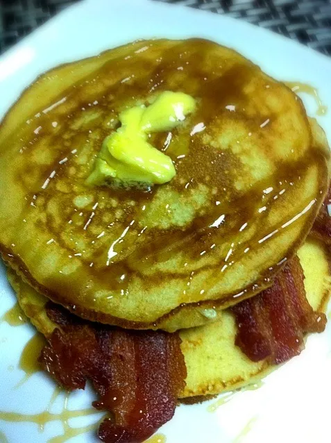 Flap Jacks with Bacon & Caramel Sauce|Rochelle Hernandezさん