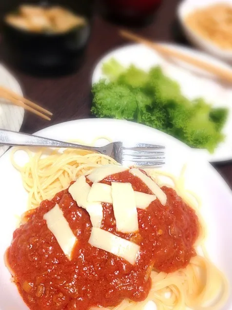 ミートソース、目玉焼き、お麩とわかめの味噌汁|さゆさん