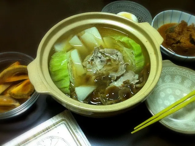 しばらくはお鍋、お豆腐、納豆の晩御飯。この他に、とうがんを煮ました。たっぷり冷やして食します。|木本一花さん