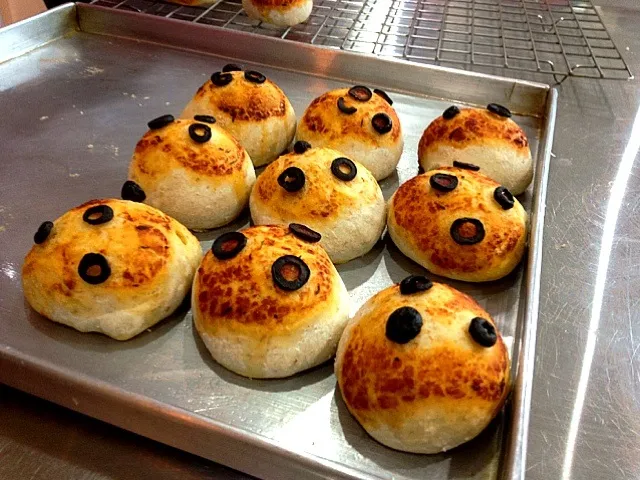 homemade olive bun|Yvonne C.さん