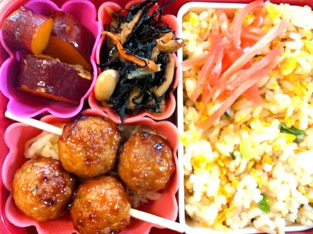 肉団子と卵チャーハン弁当|もえさん