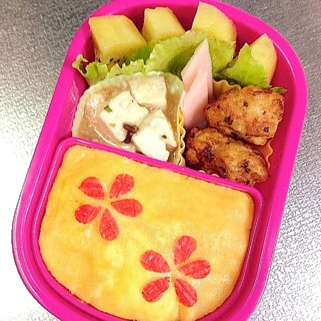 娘のお花弁当|Mikaelさん