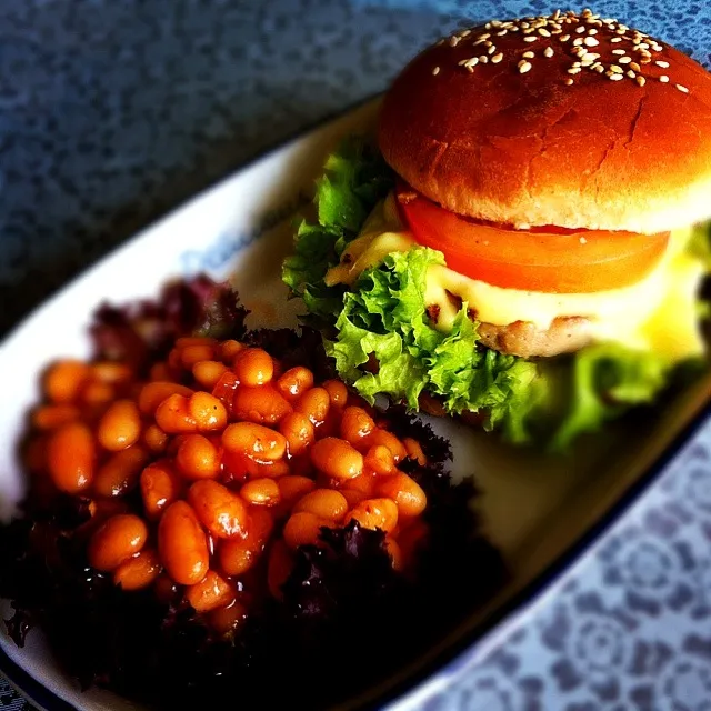 Hamburger with baked beans|shirlynさん