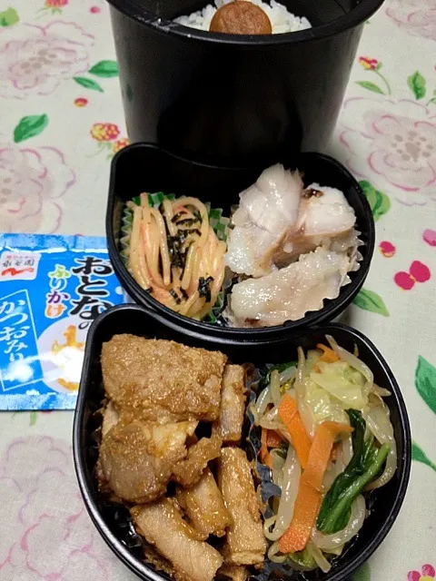 高３男子の本日のお弁当。私の担当は、鰤の塩麹焼き。 #お弁当 #弁当|Takashi H.さん