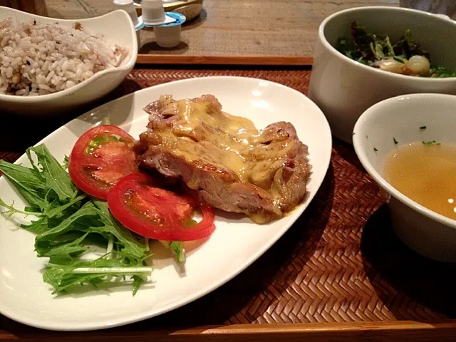 チキンのハニーマスタードランチ|ぶっちさん