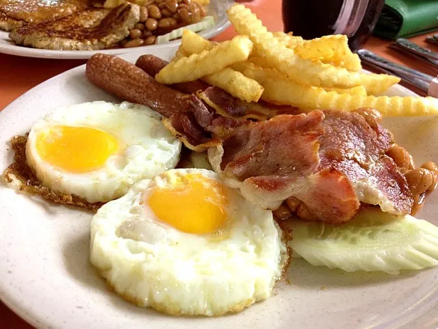 Bacon, egg and sausages|prissyさん