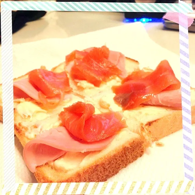 ham-cheese-salmon toast|sweeettooothさん