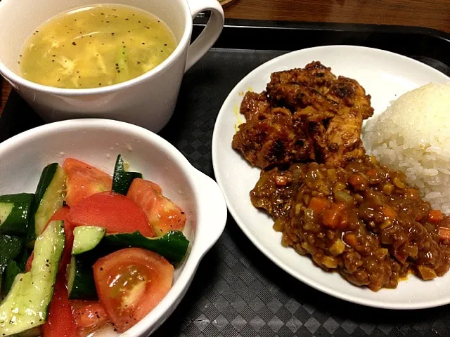 Snapdishの料理写真:キーマカレーとタンドリーチキン、アスパラと卵のスープ|vanity01さん