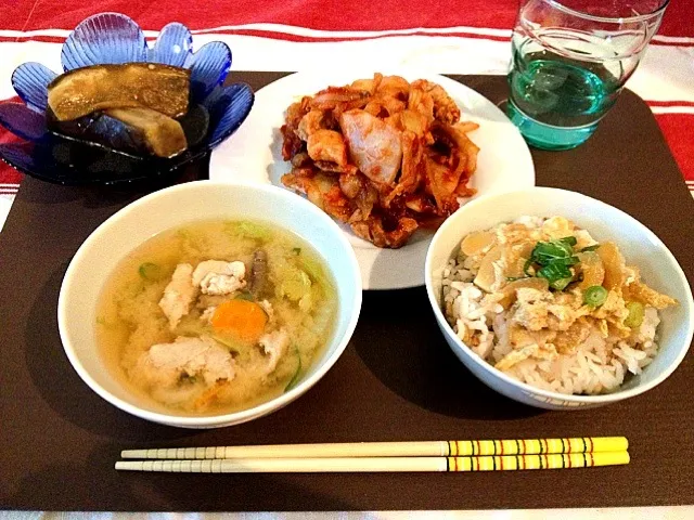 野菜ケチャ炒め、豚汁、茄子の焼き浸し、麩の親子丼|なぎささん