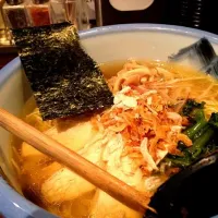 Snapdishの料理写真:季節限定海老塩麺|nogufulさん