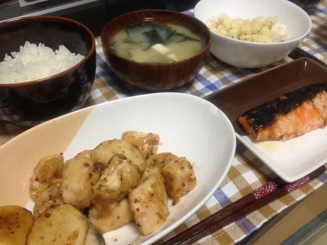 チキンと長芋のマスタード炒め、鮭の塩麹焼き|食いしん坊もりもりさん