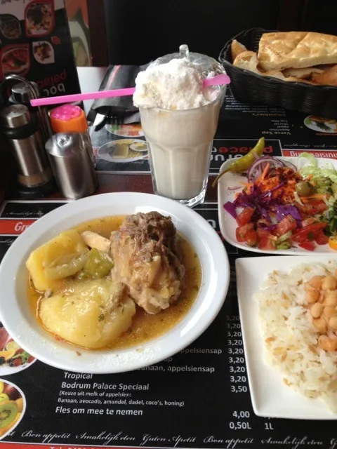 Lamb, salad, ayran|Generaalさん