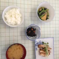 ひじき 鳥肉の鍬焼き シジミの味噌汁 煮浸し|えりさん