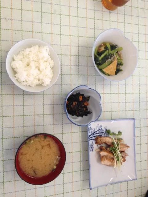 ひじき 鳥肉の鍬焼き シジミの味噌汁 煮浸し|えりさん