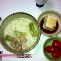 Snapdishの料理写真:罪滅ぼしのスープで煮麺・湯豆腐もどき・トマト|櫻井知子さん