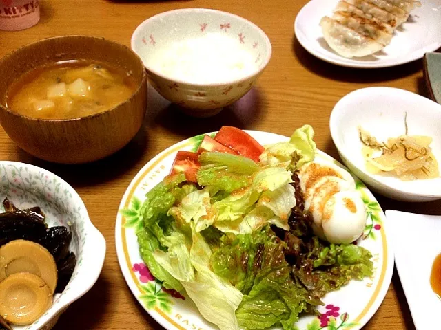 サラダ、早煮昆布の煮物、餃子、松前漬、などなど|まりこさん