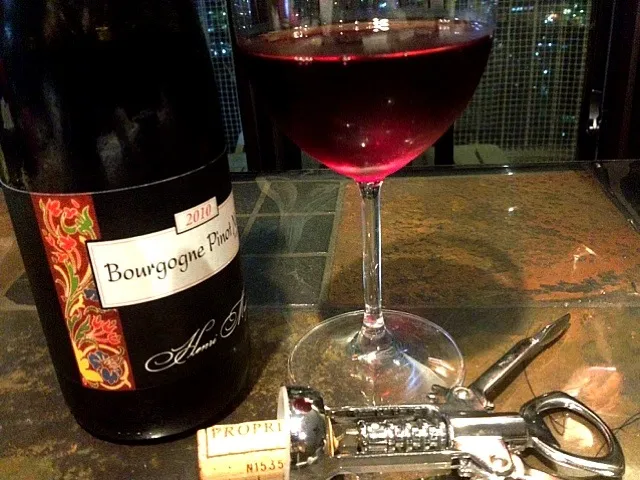 Snapdishの料理写真:Bourgogne Pinot Noir  2010|ワインさん