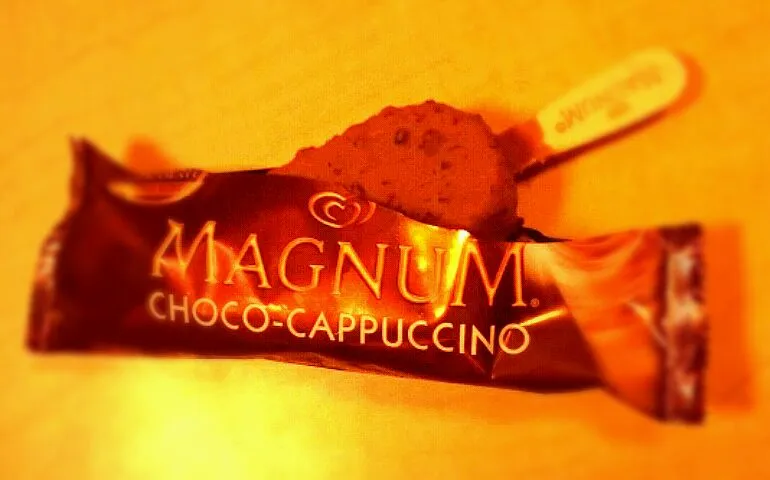 Snapdishの料理写真:Nam-Nam. Trying the new Magnum flavor.|Angelo Alfanta Genellaさん