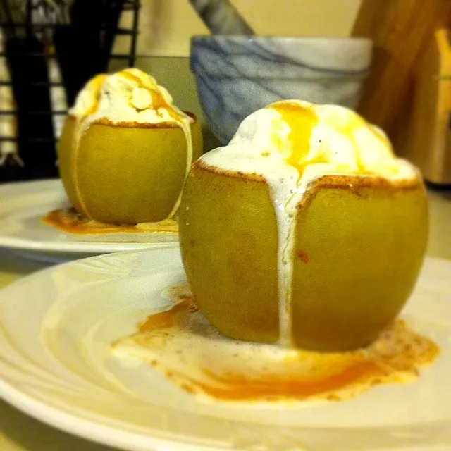 Spiced baked apple sundays|Adriana Munozさん