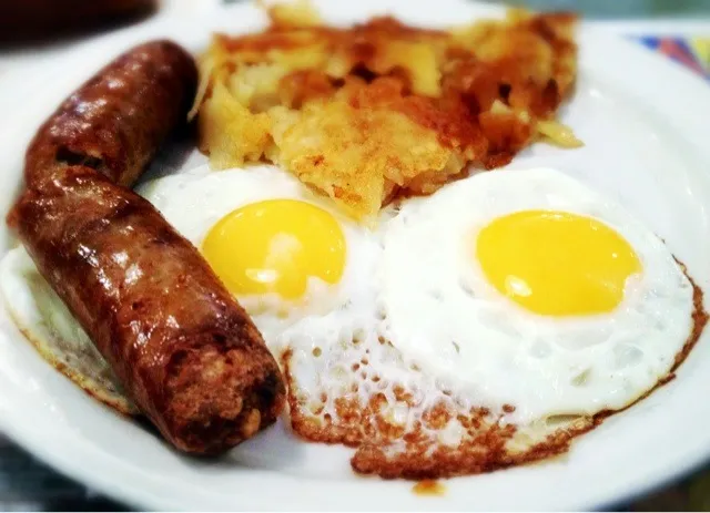 Two Eggs Sunny Side Up With Sausage And Home Fries|MyRaXさん