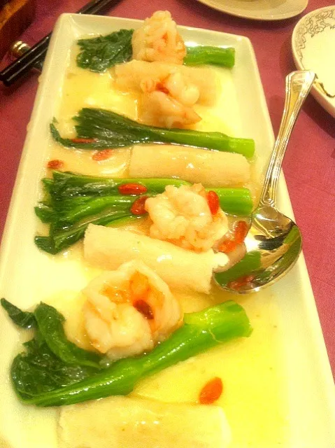 Sautéed prawn with minced chicken & bamboo pitch|skyblueさん