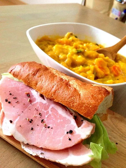 A ham sandwich and pumpkin stew|ショウコさん