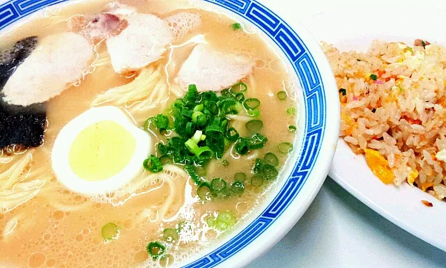 テッパ〜ン　ラーメンと、焼き飯|直樹さん