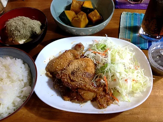 鶏と豚の生姜焼き、かぼちゃ煮、豆腐とさつまいもの味噌汁|すかラインさん