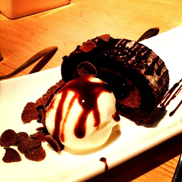 Chocolate Cake & Icecream|tzean chenさん