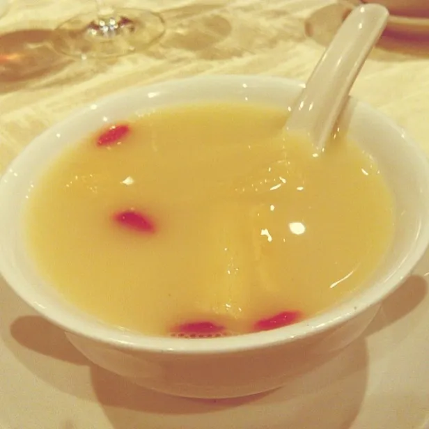 Double-boiled shark bone cartilage soup w fish maw & bamboo pith|ᔜѰLᗊÎᐂさん