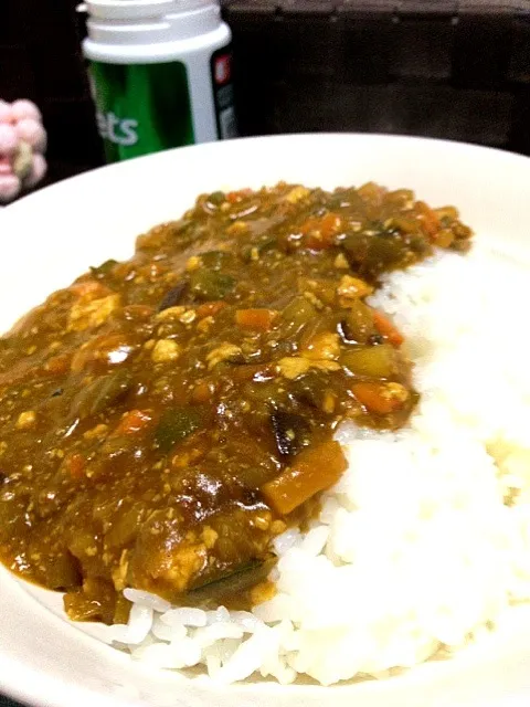 Snapdishの料理写真:お野菜たっぷりキーマカレー♪|Tohmonさん