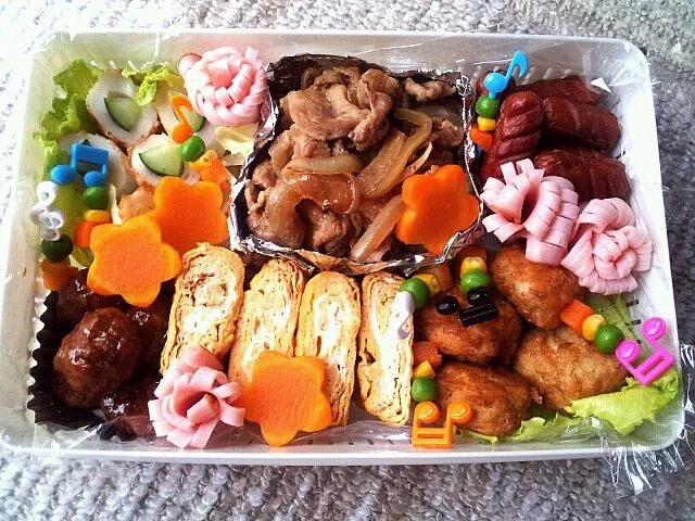 旦那ちゃんとのピクニック弁当(^＿^)|mama.さん