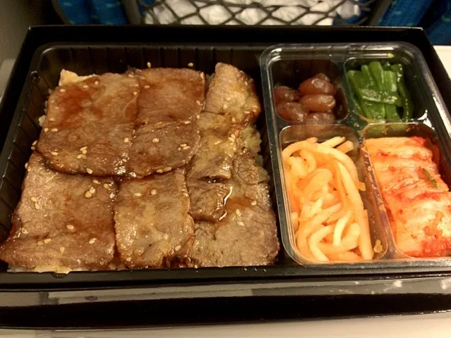 Snapdishの料理写真:叙々苑特製焼肉弁当|堀江史朗さん