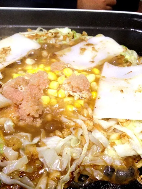 Snapdishの料理写真:もんじゃ焼き  明太子・コーン・餅・チーズ|chieko ♪さん