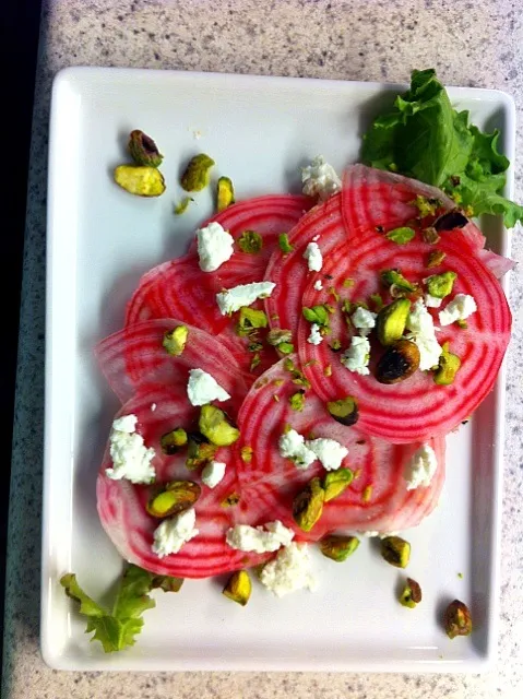 candy cane beet salad with goats cheese and pistachios|sarah hintonさん