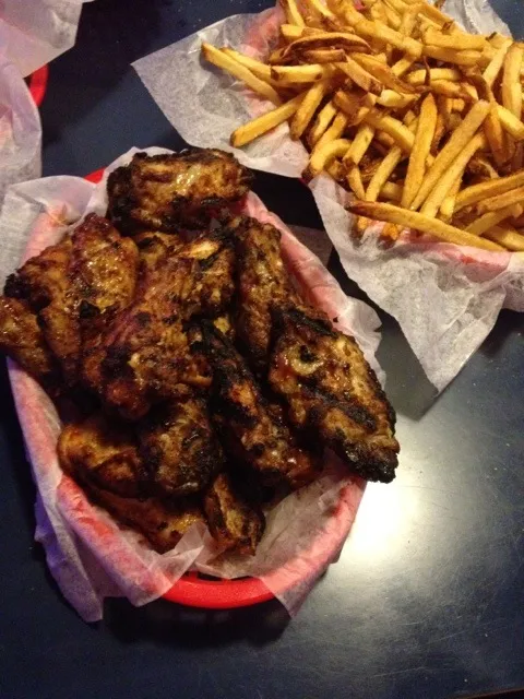 Spicy grilled wings & house cut fries|Carlos Baezさん